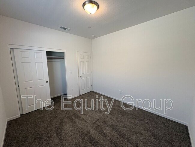 Foto del edificio - 1620 W Porter Ave