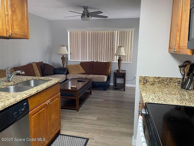 Foto del edificio - 344 Beach Park Ln