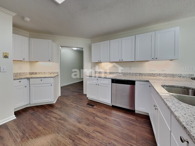 Foto del edificio - 5306 Tower Rd