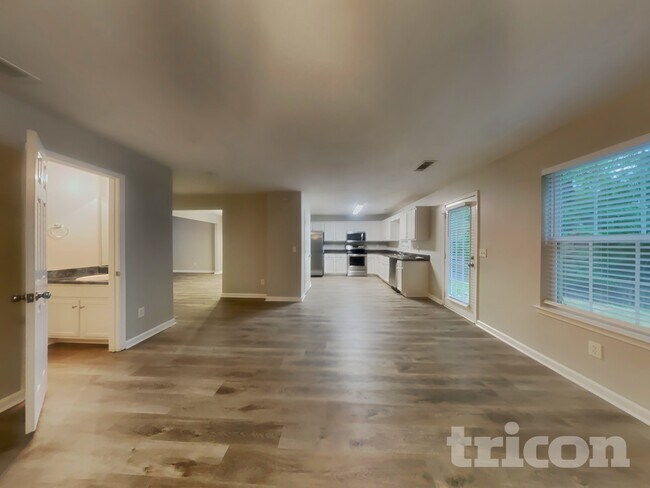 Foto del edificio - 613 Amberwood Dr