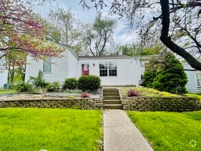Building Photo - 36936 N Helen Dr