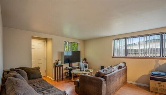 Foto del edificio - 1007-1011 E Lincoln Ave