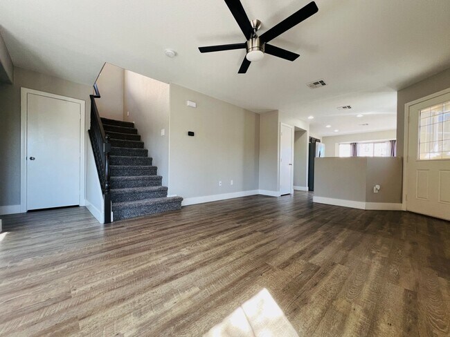 Foto del edificio - Charming 3-Bedroom Home in a Vibrant Commu...