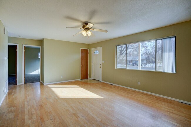 Foto del edificio - Home for Rent Near Willow Lake!
