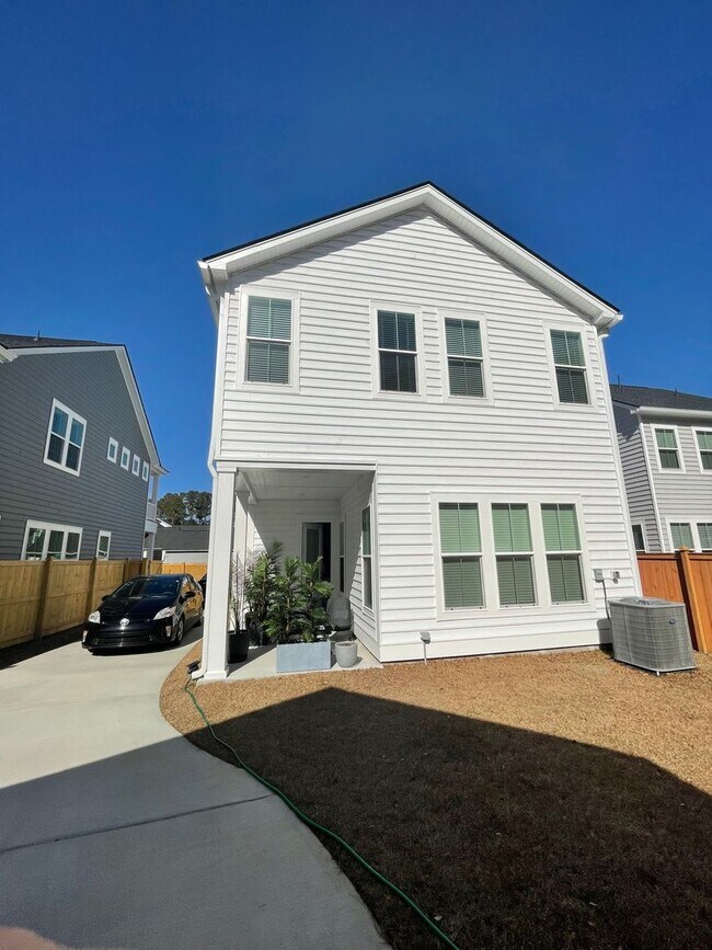 Building Photo - Spacious Johns Island Single Family Home