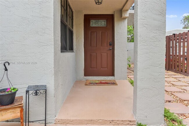 Building Photo - 10425 SW 154th Ct