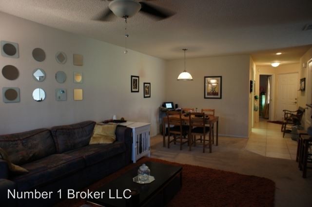 Foto del edificio - 7400 Sugar Bend Dr