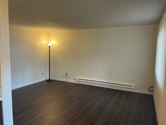 Building Photo - 2108 NE 85th St