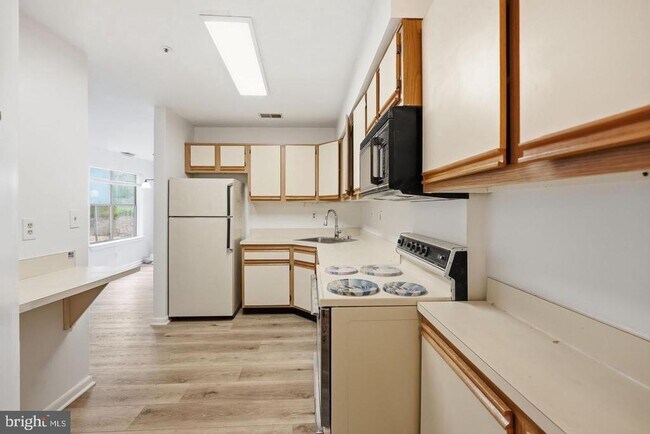 Foto del edificio - 13405 Shady Knoll Dr