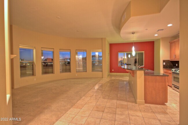 Building Photo - 945 E Playa Del Norte Dr