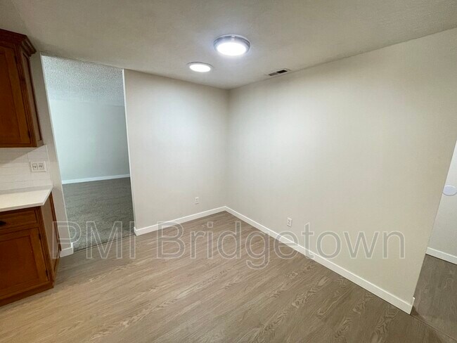 Building Photo - 5133 SW Timbergrove St