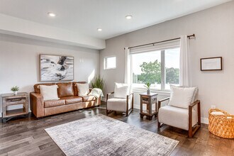 Building Photo - 1367 Knox Ct