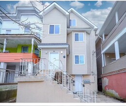 Building Photo - 226 Benziger Ave