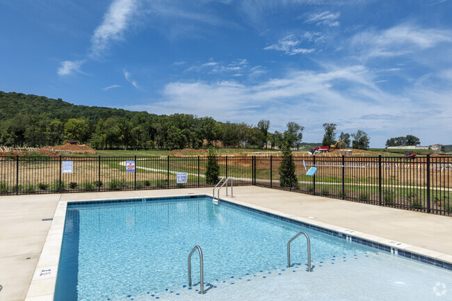 Pool - The Enclave at Trailhead