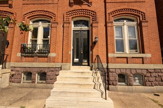 Building Photo - 210 Laurens St
