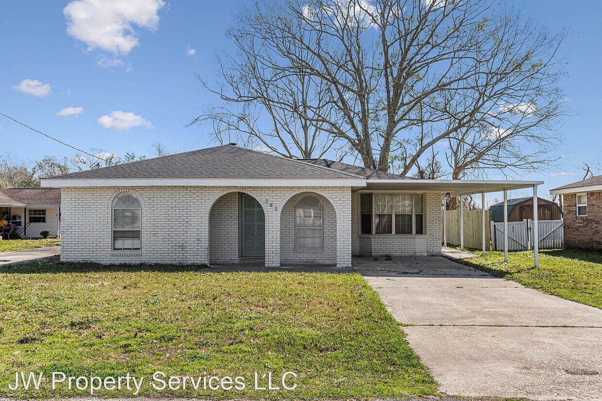 Primary Photo - 3 br, 2 bath House - 203 Evelyn Dr
