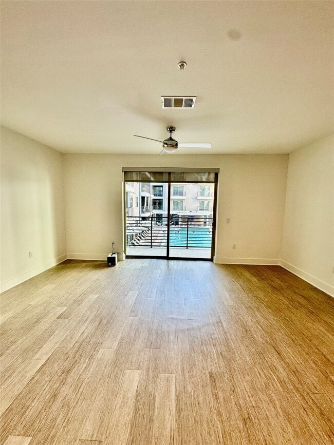 Foto del edificio - 6400 Washington Ave