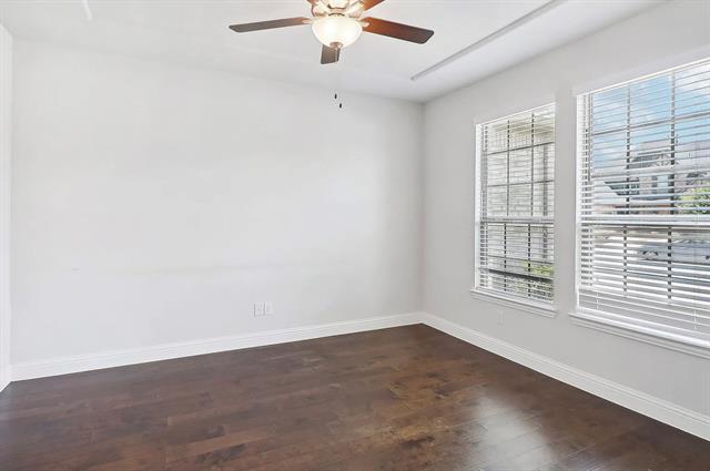 Foto del edificio - 1404 Brent Knoll Dr
