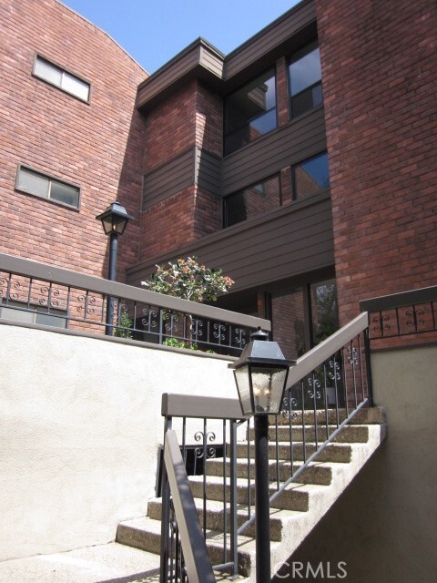 Foto del edificio - 700 S Lake Ave
