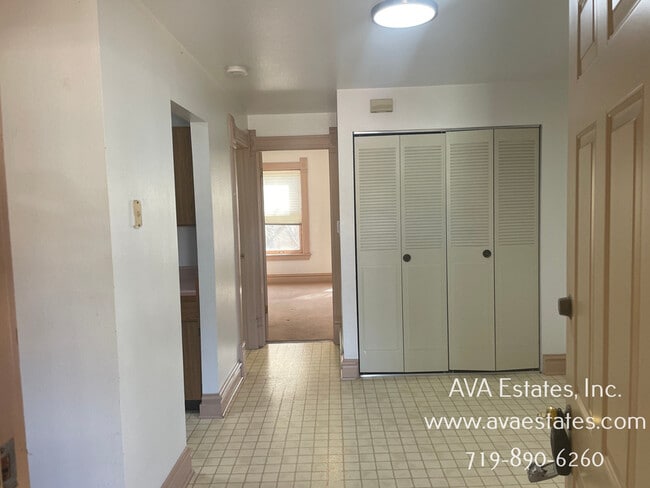 Foto del edificio - 407 W 11th St