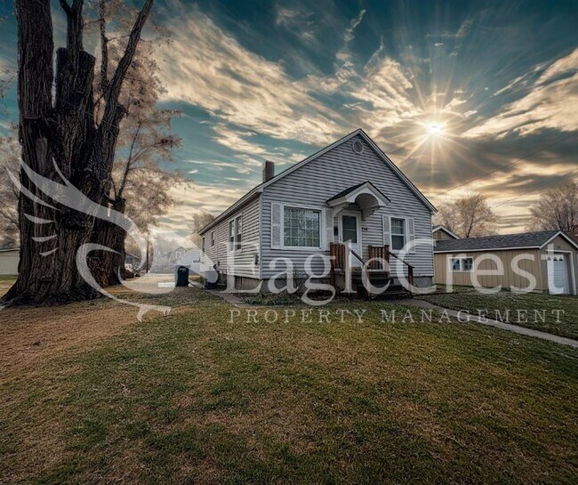 Foto del edificio - Well-Located 3BR/2BA Single-Family Home with Finished Basement