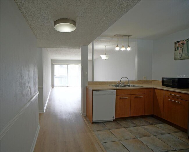 Foto del edificio - 6338 Newtown Cir