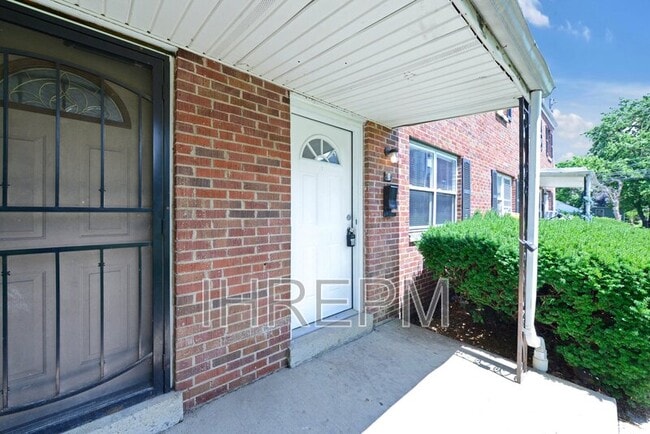 Building Photo - 316 B S Chase Ave