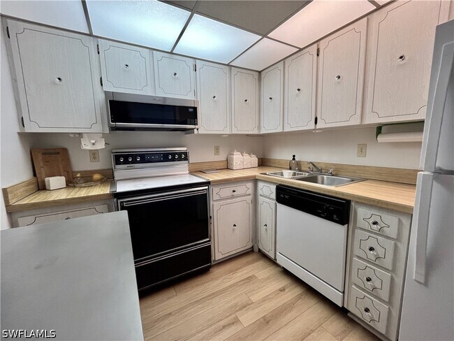 Foto del edificio - 3460 N Key Dr