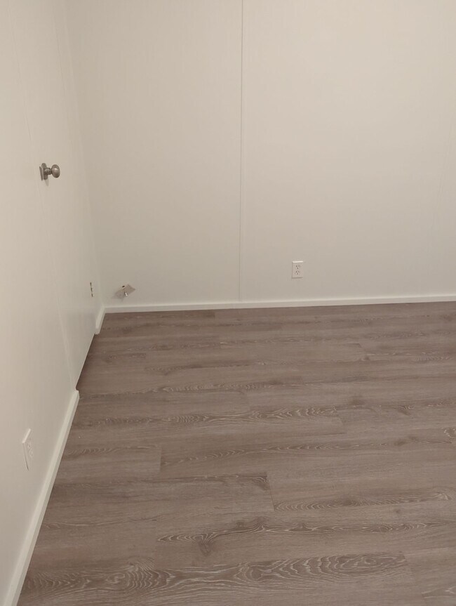 Building Photo - 380 Private Rd 4805