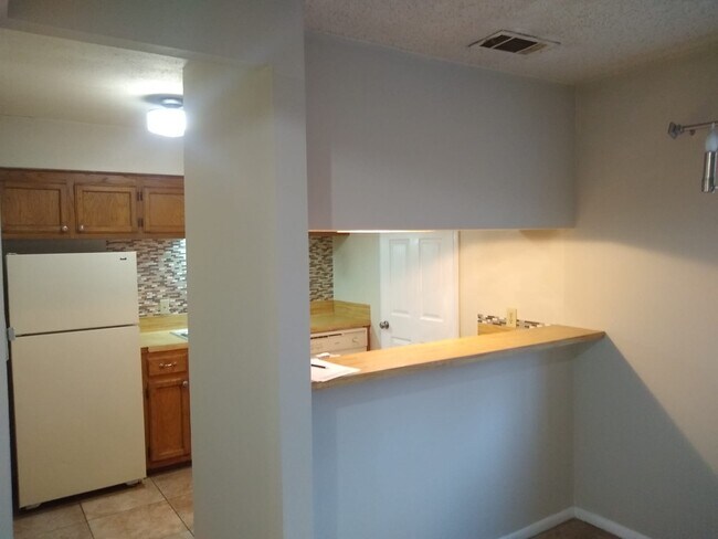 Foto del edificio - 7733 Bles Ave