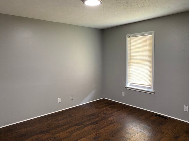 Building Photo - 16 Brianfield Cv