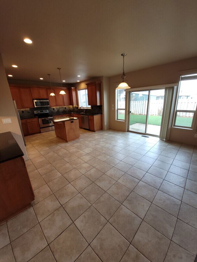 Foto del edificio - Beautiful 5 bedroom 3 bath home in Lebanon