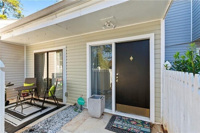 Foto del edificio - 2685 Meadowlawn Dr