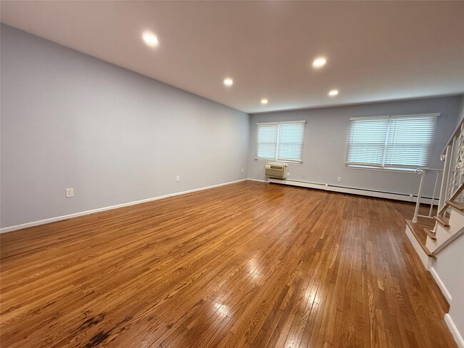 Foto del edificio - 130 Glenwood Ave