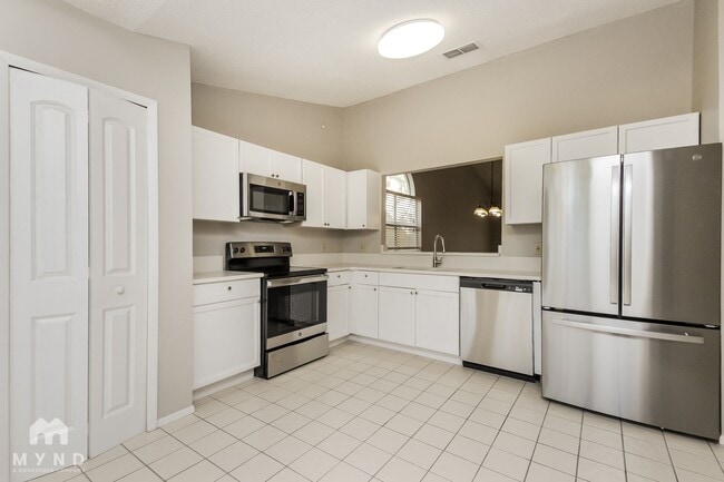 Building Photo - 2800 Falling Tree Cir