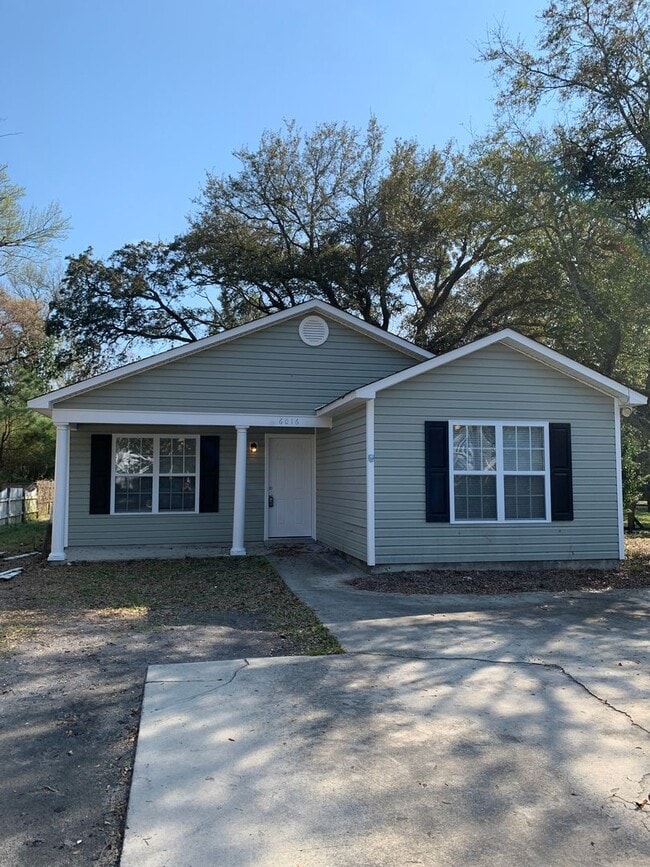 Building Photo - 6016 Park Ave