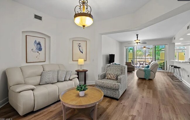 Foto del edificio - Rare Oversized Terrace & Waterfront Views ...