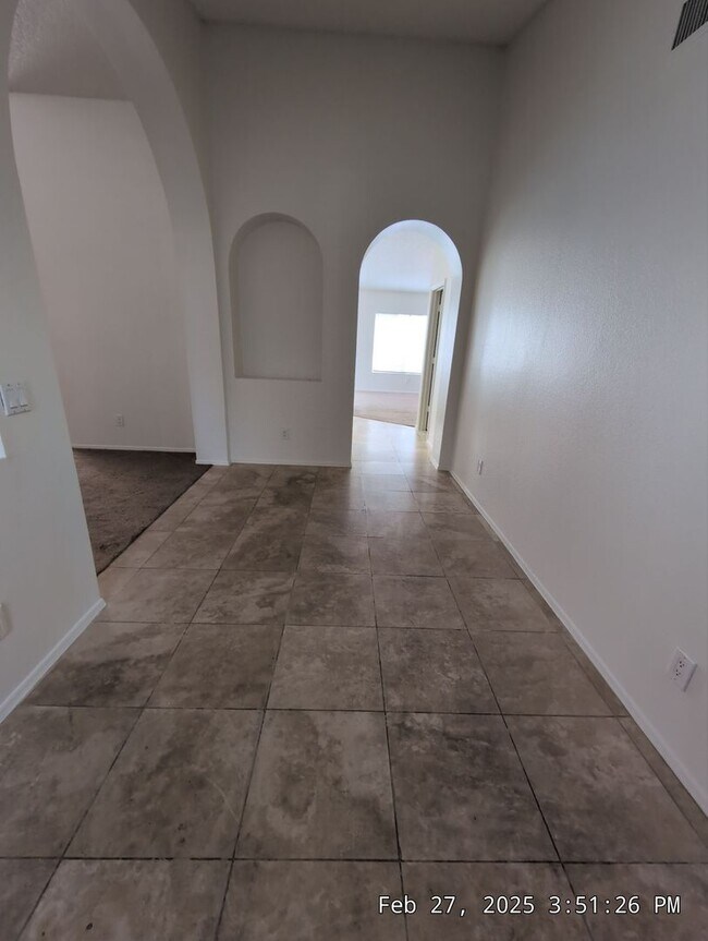 Building Photo - Welcome to your new cozy, immaculate and spacious home!