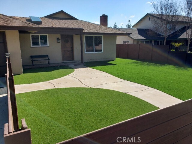 Foto del edificio - 15261 Pine Ln