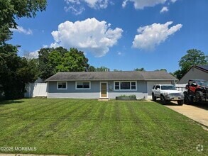 Building Photo - 10 Colgate Dr