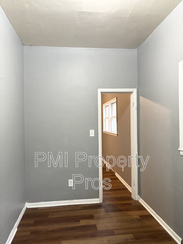 Building Photo - 1516 S Union St