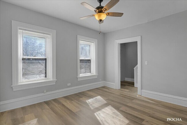 Foto del edificio - 148 N Root St