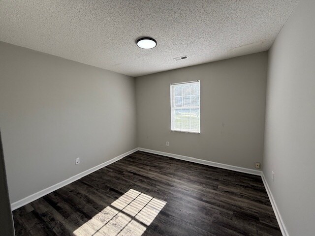 Foto del edificio - 2806 Pleasant Garden Rd