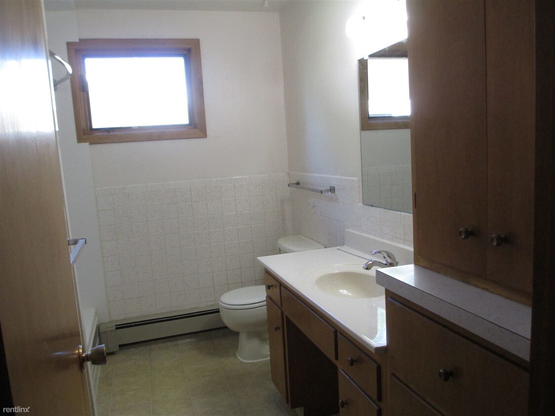 Primary Photo - 1715 N 8th St