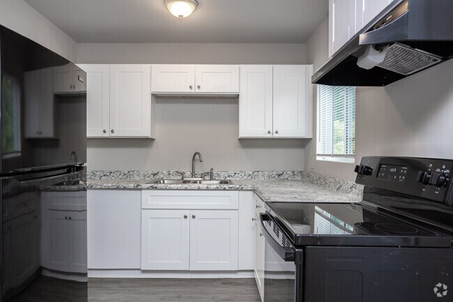 2HAB, 1BA - 950 ft² - Cocina - Macon Reserve