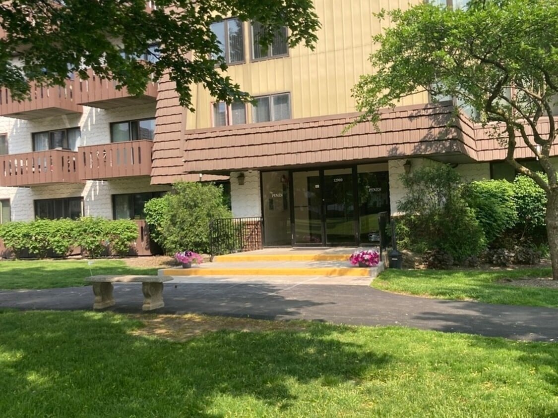 Primary Photo - 12900 W Heiden Cir