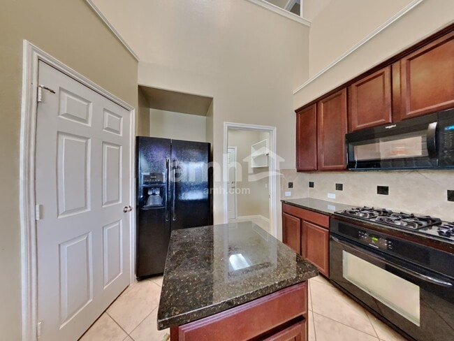 Foto del edificio - 14302 Baron Creek Ln