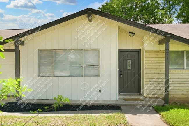 Building Photo - 3 br, 2 bath House - 219 Enchanted Dr