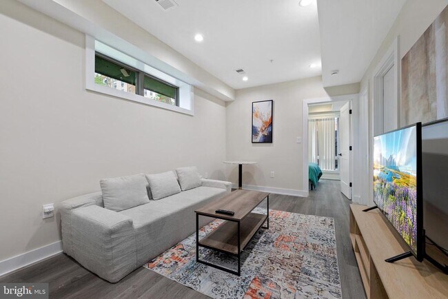 Foto del edificio - 3517 14th St NW