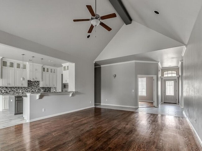 Building Photo - 10405 Cherrywood Dr